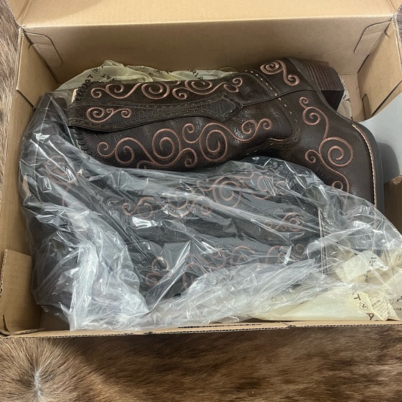 Ariat Dark Brown Embroidered Heeled Boots - Picture 8 of 9